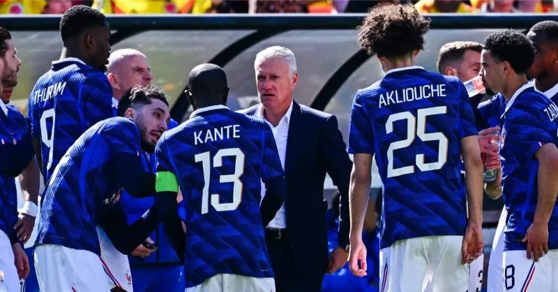 HLV Didier Deschamps thừa nhận tuyển Pháp mắc sai lầm