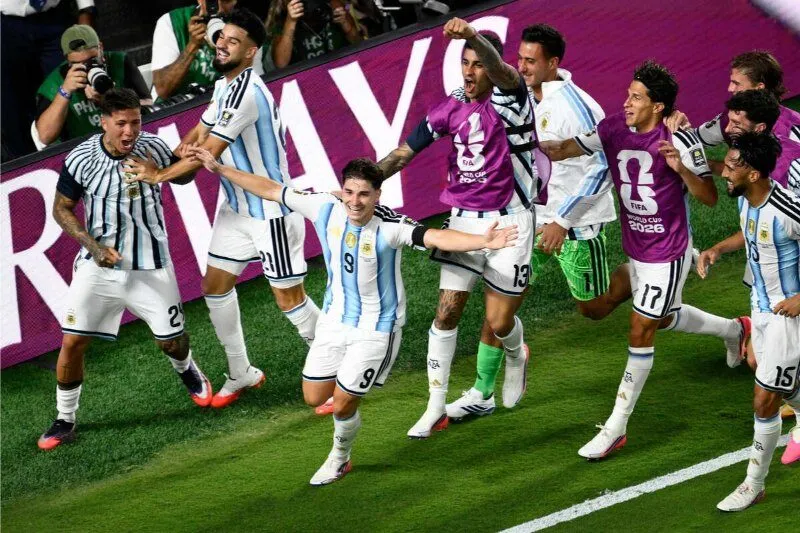 Argentina vượt khó khăn bằng bản lĩnh